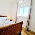 Apartament T&a With Jacuzzi And Barbecue *