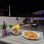 T&a With Jacuzzi And Barbecue Kaštela
