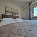 Apartament T&a With Jacuzzi And Barbecue *