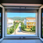 Apartament T&a With Jacuzzi And Barbecue *