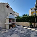 T&a With Jacuzzi And Barbecue * Kaštela