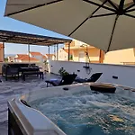 T&a With Jacuzzi And Barbecue Apartament