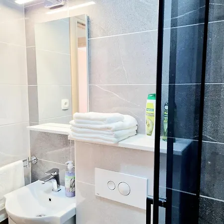 T&a With Jacuzzi And Barbecue Apartment