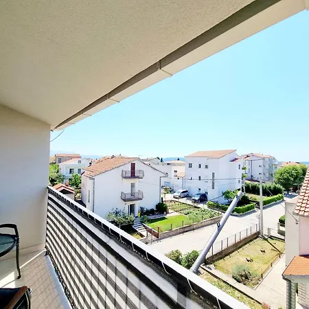 T&a With Jacuzzi And Barbecue Apartment Kastela