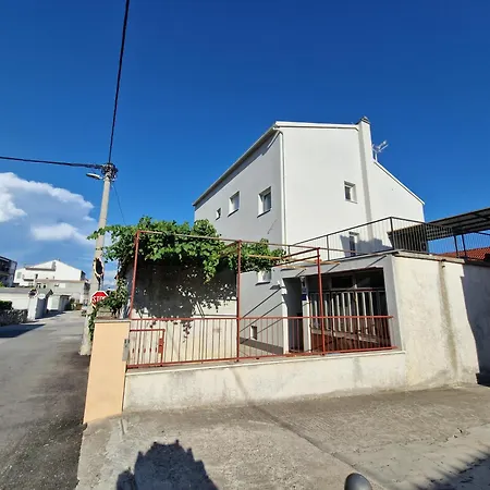 T&a With Jacuzzi And Barbecue Apartment