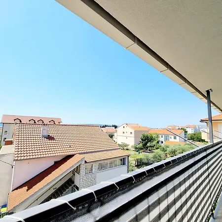 Apartment T&a With Jacuzzi And Barbecue