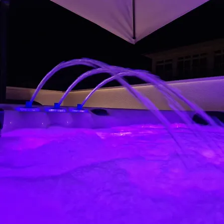 T&a With Jacuzzi And Barbecue Apartment *