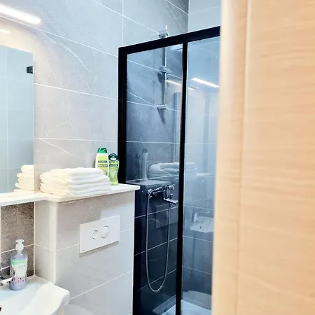 Apartment T&a With Jacuzzi And Barbecue