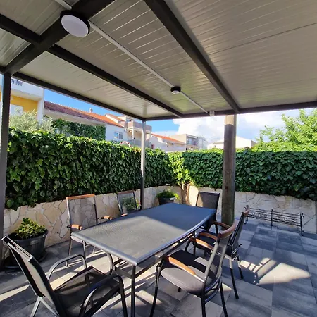 T&a With Jacuzzi And Barbecue Apartment