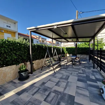 Apartment T&a With Jacuzzi And Barbecue *
